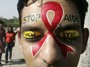 STOP AIDS. Vyléčit se tato choroba nedá, zbrzdit ano.