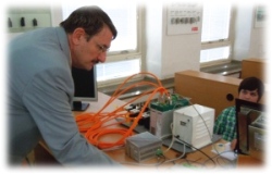 Studenti brněnské SPS elektrotechnické dostali nové vybavení laboratoře
