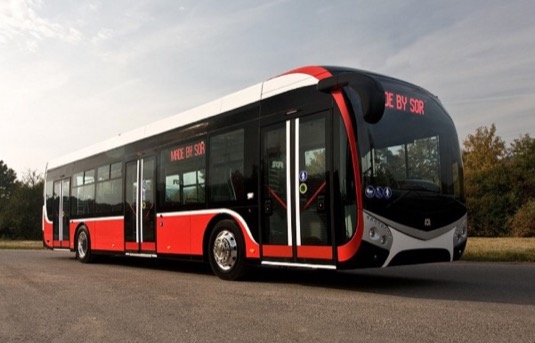  Český výrobce autobusů SOR Libchavy letos pokořil hranici 100 ks elektrobusů dodaných od roku 2011. Za tímto účelem vytvořil s EVC coby dodavatelem trakční baterie variantu elektrobusu ENS s 388kWh baterií, která oproti standardním 242kWh nabízí dojezd přes 250 km/nabití.