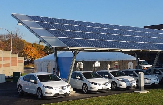 solární nabíjecí stanice pro elektromobily