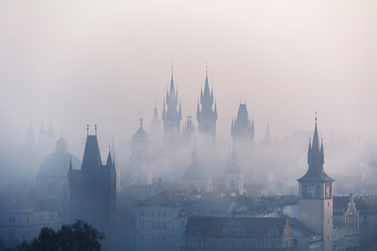 Praha do budoucna sází na udržitelnou energetiku, úsporné budovy, obnovitelné zdroje a udržitelnou mobilitu.