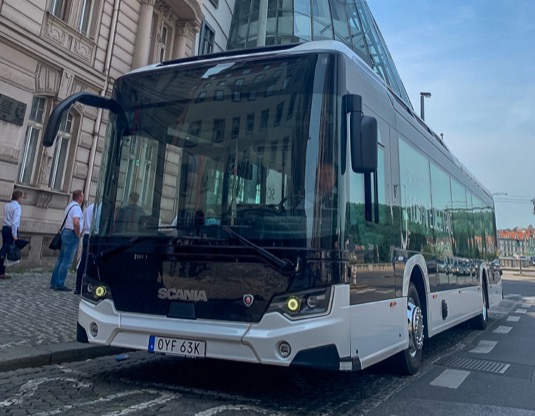 Model Scania Citywide je prvním zástupcem nové generace autobusů Scania, který zároveň nabízí nejširší paletu pohonů na všechna aktuálně dostupná paliva. Plně elektrickou verzi si pak v uplynulých týdnech mohli vyzkoušet zákazníci v České republice a na Slovensku.<br />
