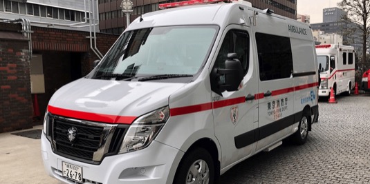 auto elektromobil Nissan NV400 záchranka ambulance Tokio