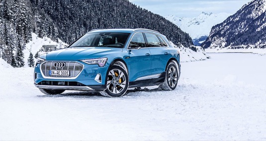 auto elektromobil AUdi e-tron