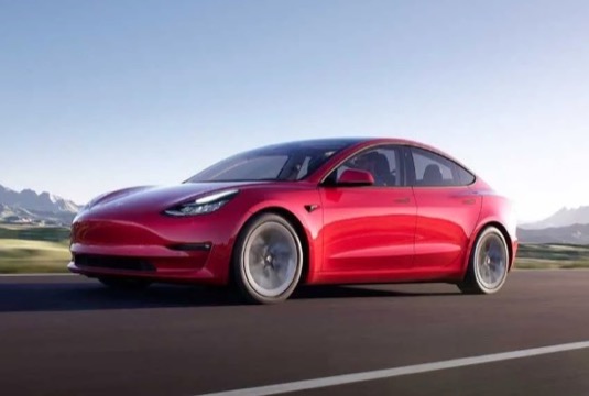 elektromobil Tesla Model 3 auto