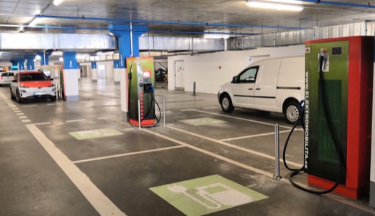 auto elektromobily rychlonabíjecí stanice ČEZ Brno Královo Pole