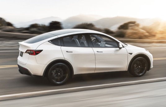 auto elektromobil Tesla Model Y